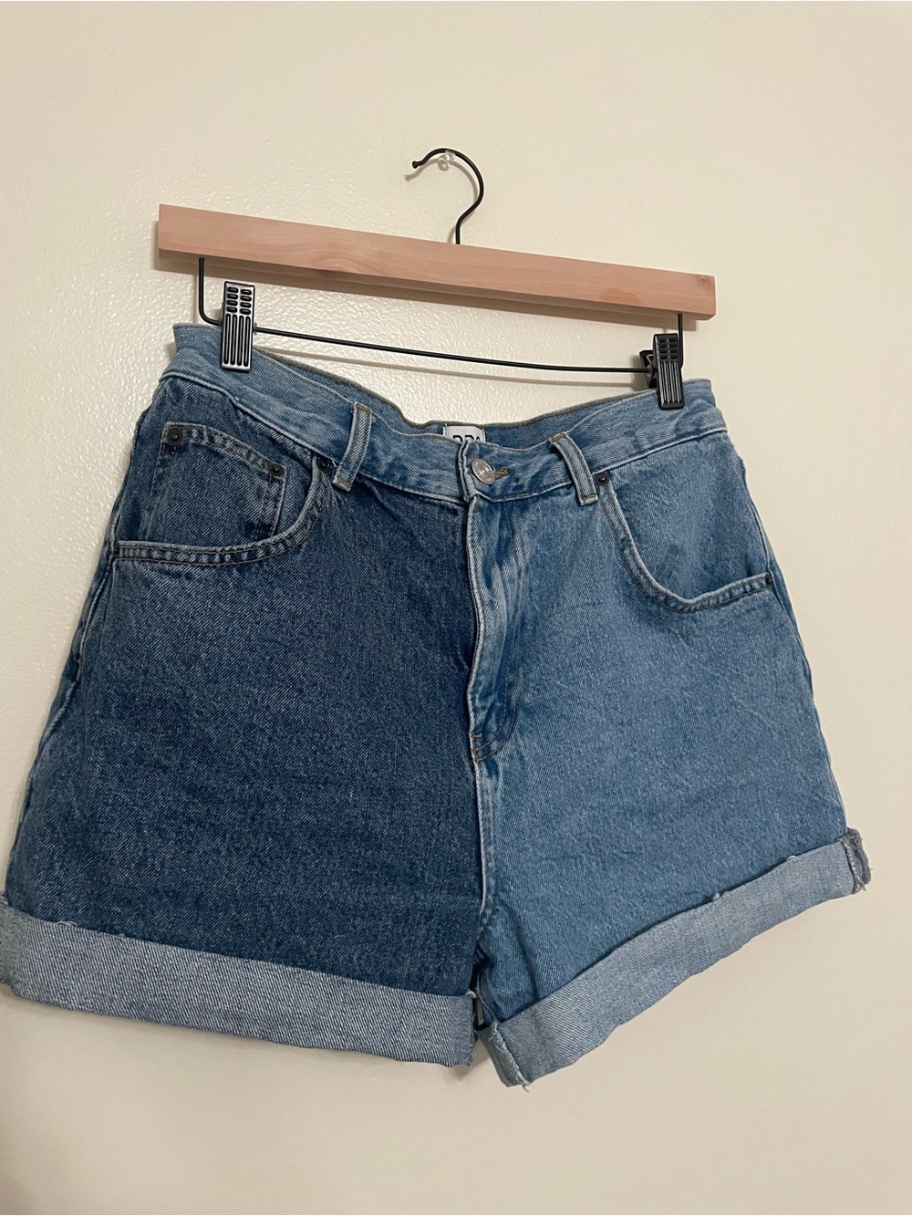 BDG High-Waist Two-Tone Denim Mom Shorts - Blue